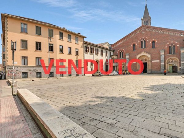 appartamento in vendita a Milano in zona Porta Ticinese