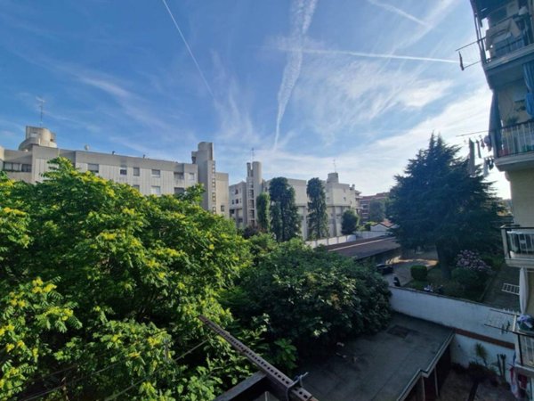 appartamento in vendita a Milano in zona Stadera