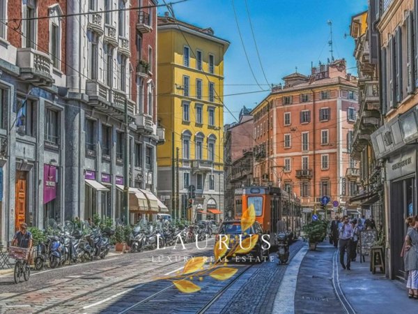 appartamento in vendita a Milano in zona Sant'Ambrogio
