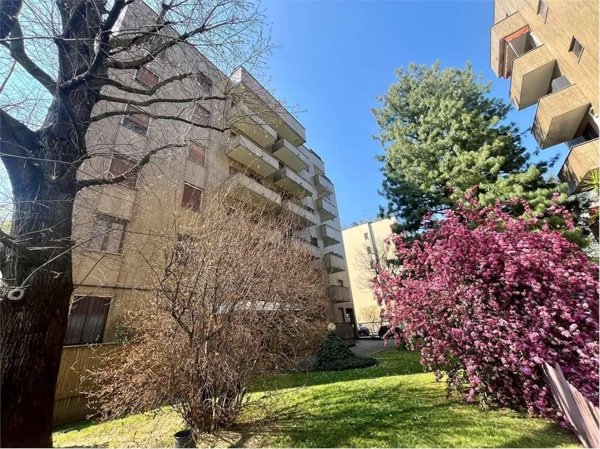 appartamento in vendita a Milano in zona Vigentino