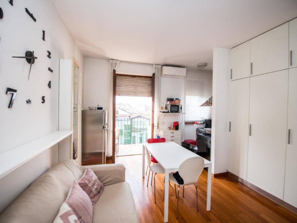 appartamento in vendita a Milano in zona Vigentino