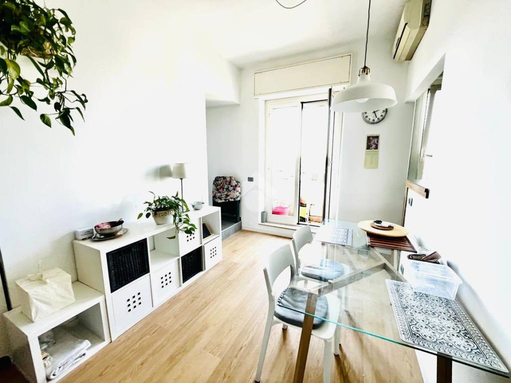 appartamento in vendita a Milano in zona Famagosta