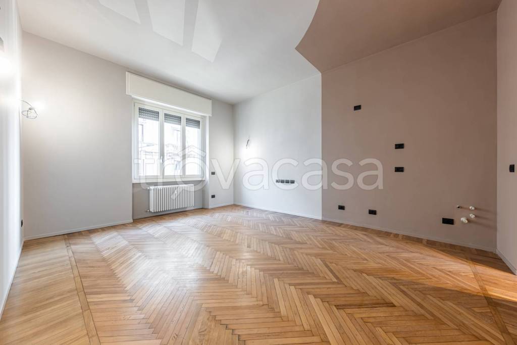 appartamento in vendita a Milano in zona Loreto