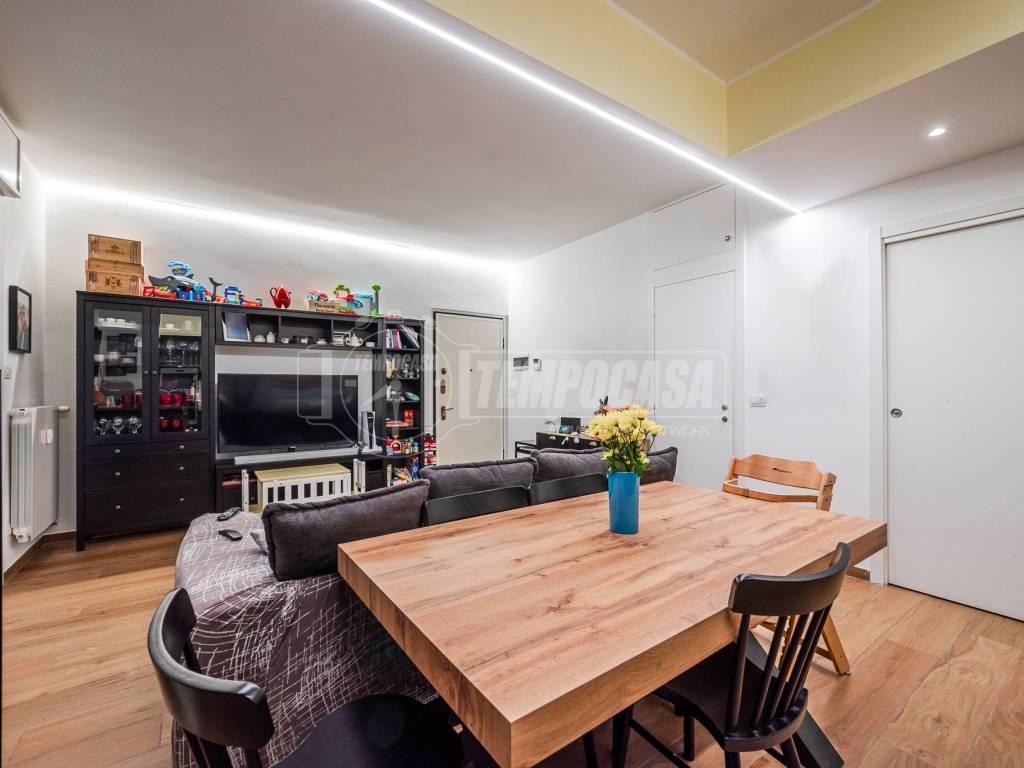 appartamento in vendita a Milano in zona Vigentino