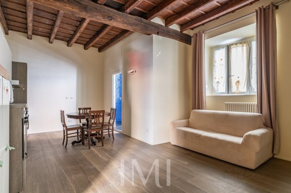 appartamento in vendita a Milano in zona Sant'Ambrogio