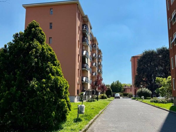 appartamento in vendita a Milano in zona Trenno