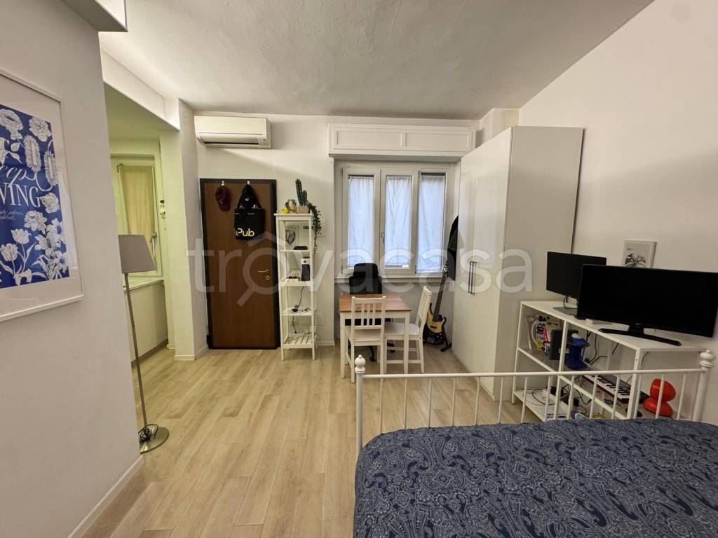 appartamento in vendita a Milano in zona Porta Genova