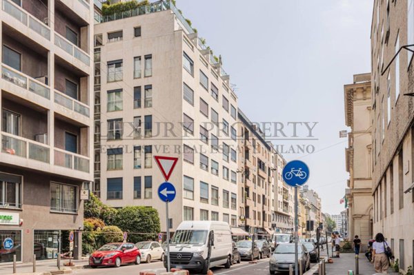 appartamento in vendita a Milano in zona Porta Nuova