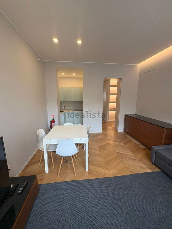 appartamento in vendita a Milano in zona Lorenteggio