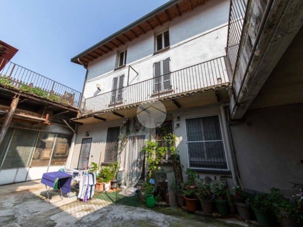 appartamento in vendita a Milano in zona Baggio