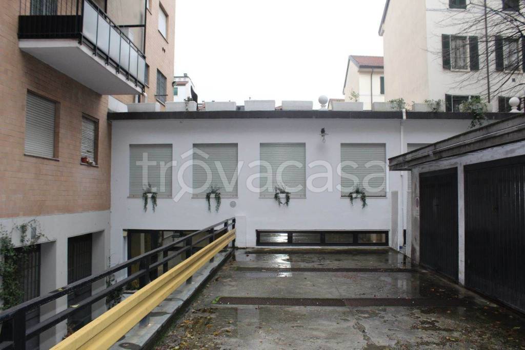 appartamento in vendita a Milano in zona Morivione