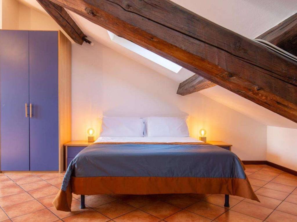 negozio in vendita a Milano in zona Guastalla