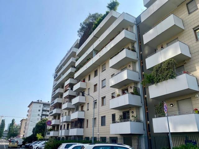 appartamento in vendita a Milano in zona Vigentino