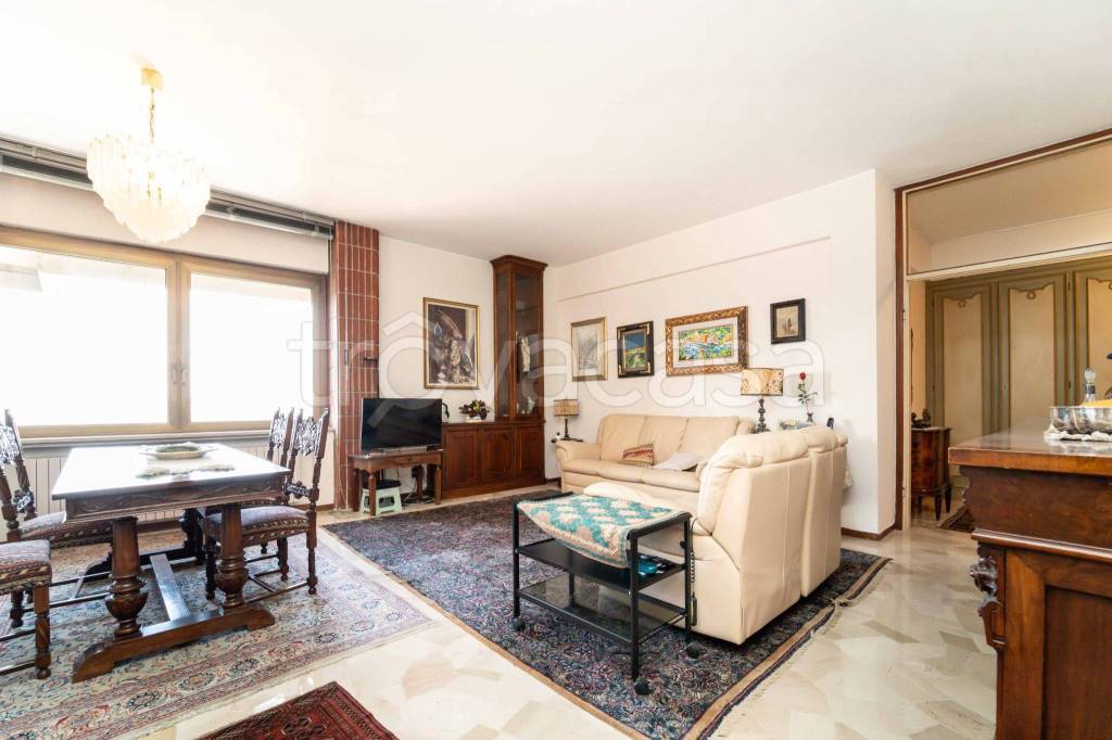 appartamento in vendita a Milano in zona Turro