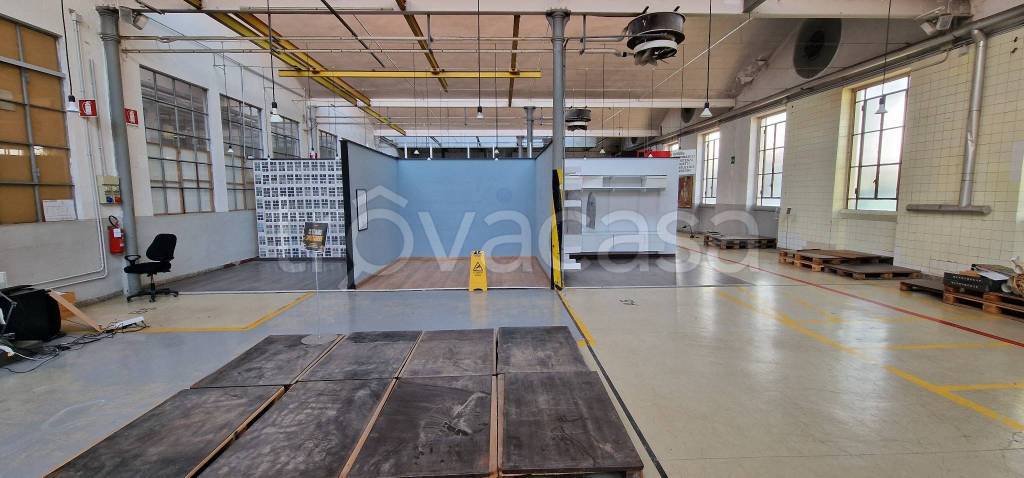 ufficio in vendita a Milano in zona Crescenzago