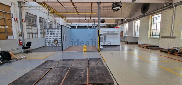 ufficio in vendita a Milano in zona Crescenzago