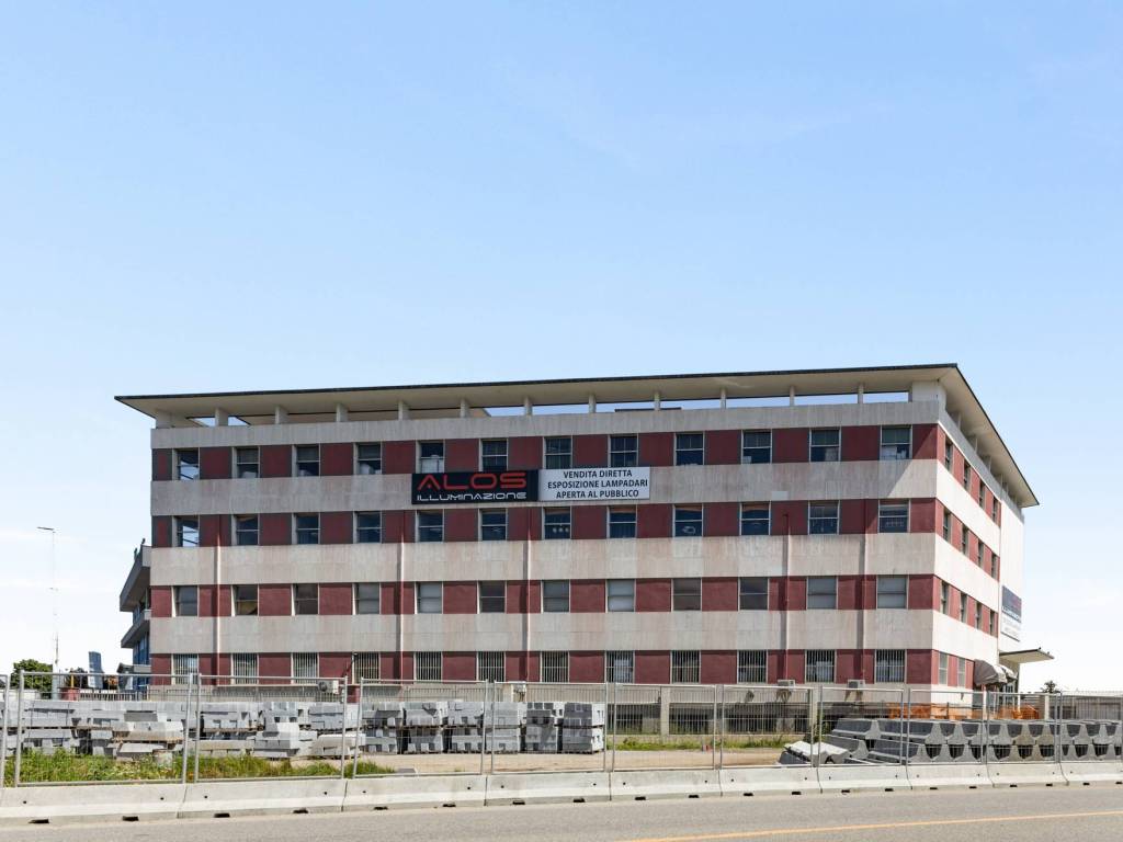 ufficio in vendita a Milano in zona Bovisa