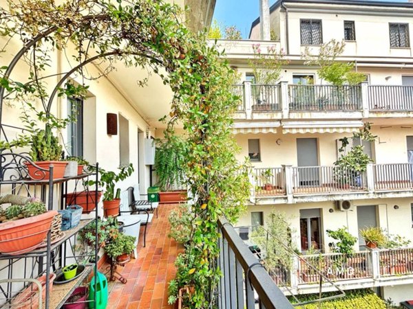 appartamento in vendita a Milano in zona Isola