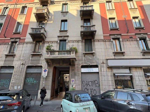 negozio in vendita a Milano in zona Porta Romana