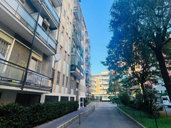 appartamento in vendita a Milano in zona Corvetto