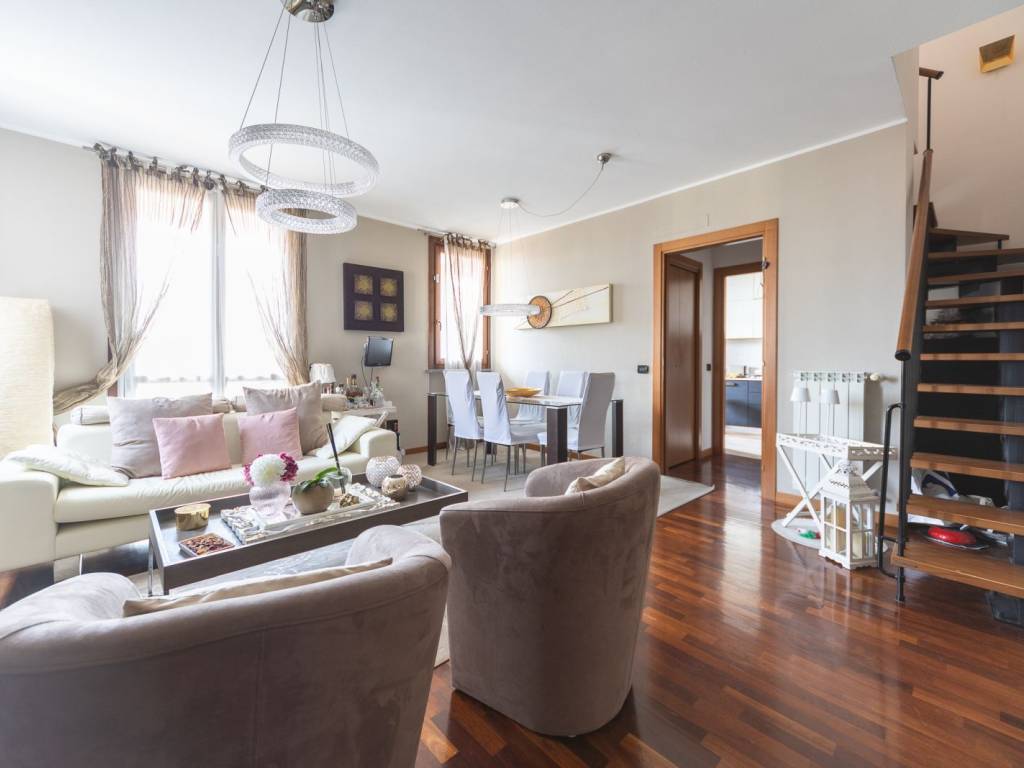 appartamento in vendita a Milano in zona Gorla