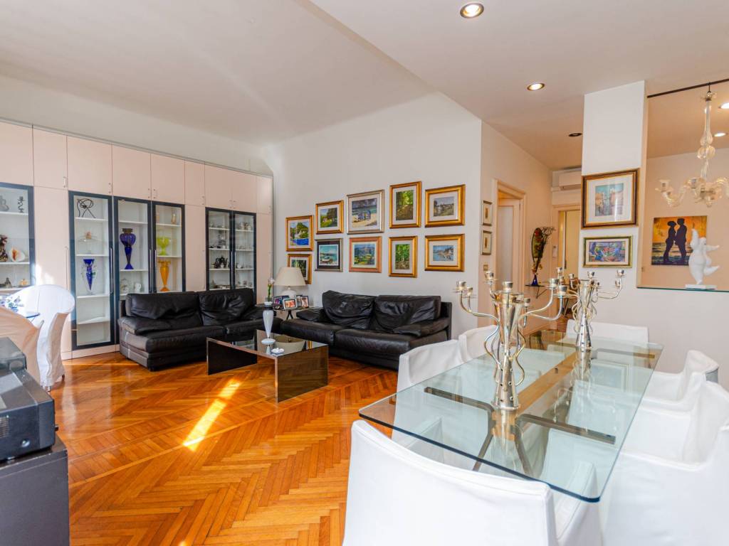 appartamento in vendita a Milano in zona Isola