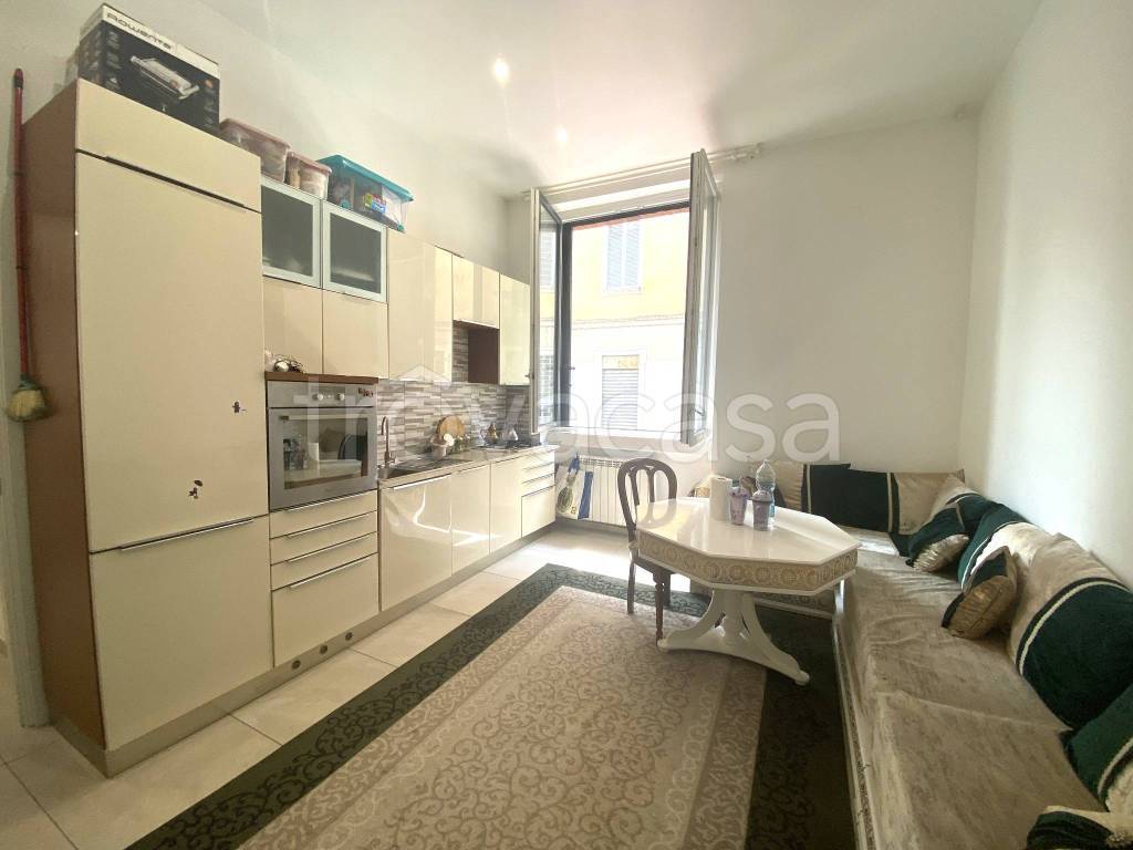 appartamento in vendita a Milano in zona Baggio