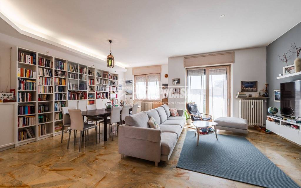 appartamento in vendita a Milano in zona Città Studi