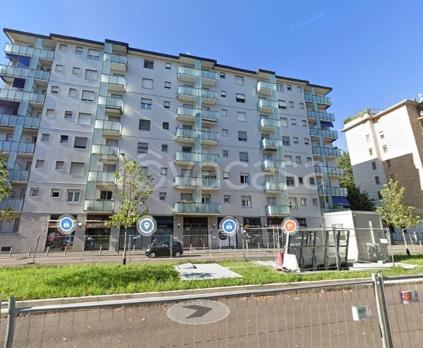 appartamento in vendita a Milano in zona Lorenteggio