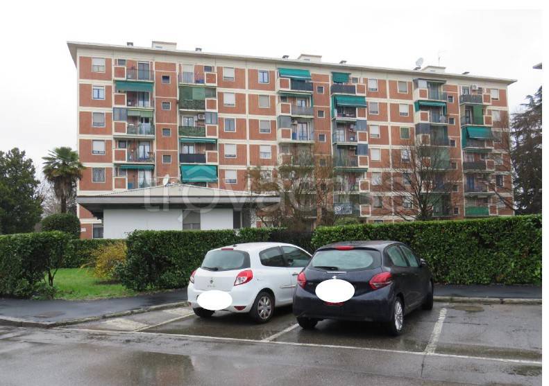 appartamento in vendita a Milano in zona Quartiere degli Olmi