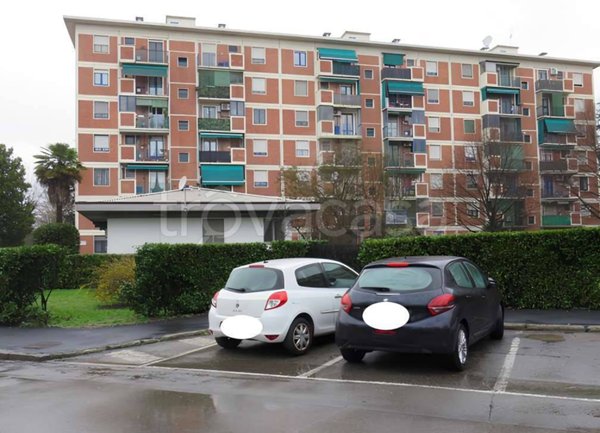 appartamento in vendita a Milano in zona Quartiere degli Olmi