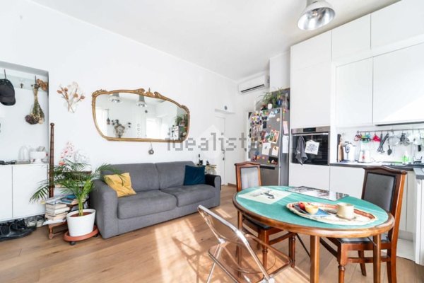 appartamento in vendita a Milano in zona Lorenteggio