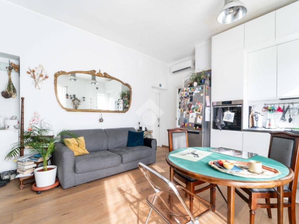appartamento in vendita a Milano in zona Barona