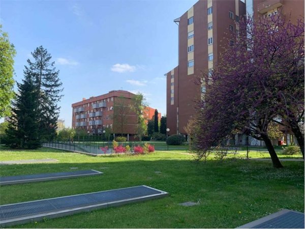 appartamento in vendita a Milano in zona Baggio