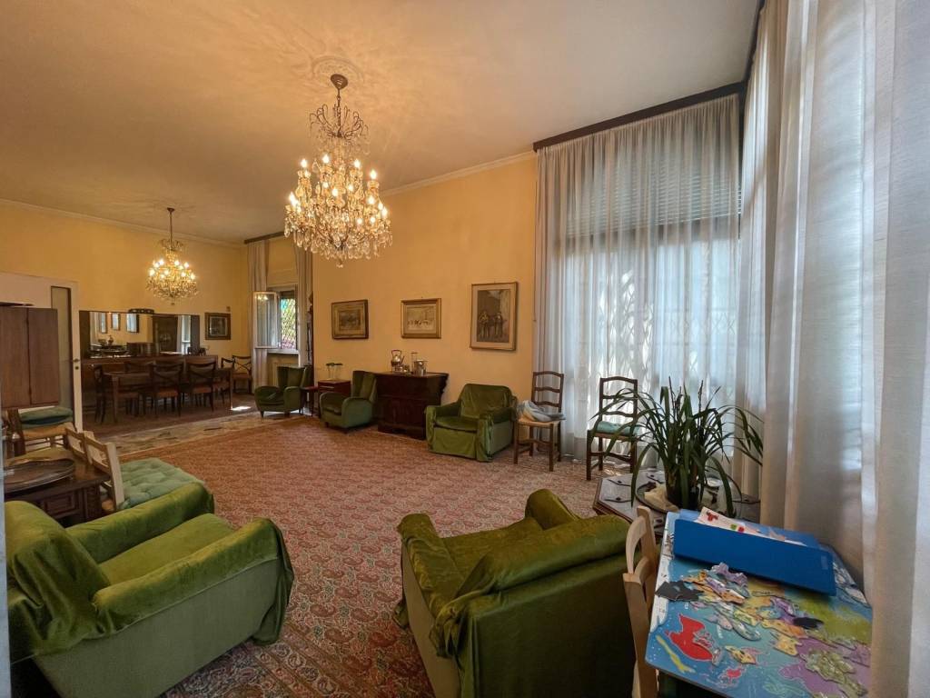 appartamento in vendita a Milano in zona Barona