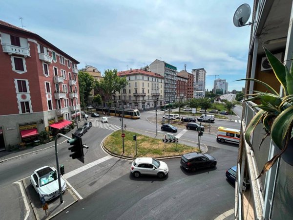 appartamento in vendita a Milano in zona Barona