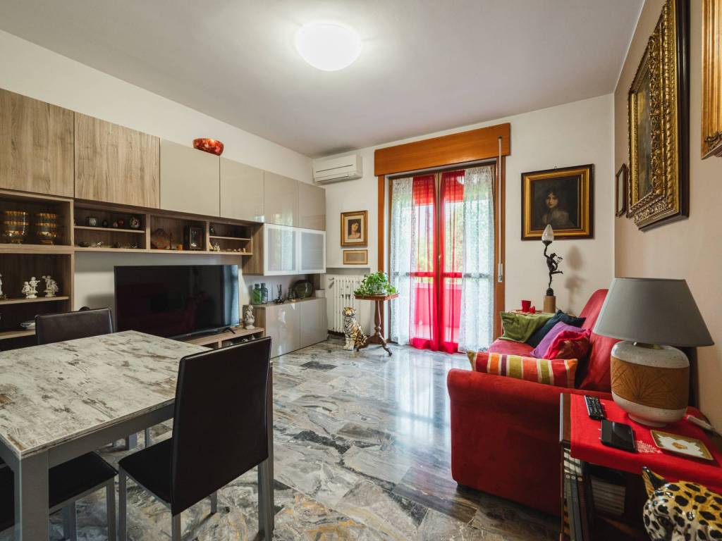 appartamento in vendita a Milano in zona Barona