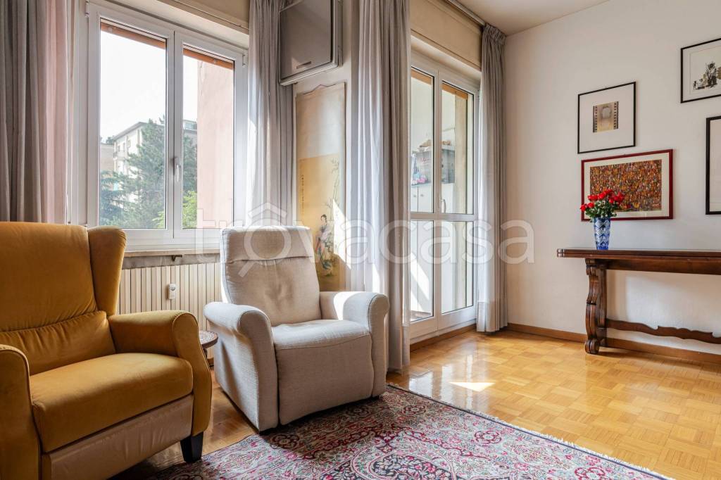 appartamento in vendita a Milano in zona Gallaratese