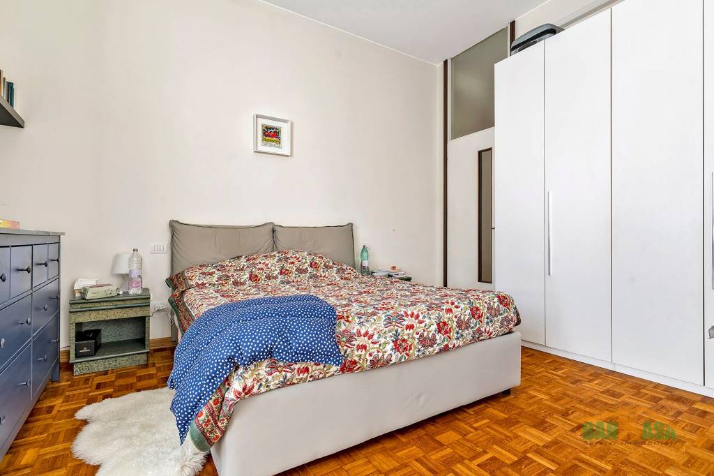 appartamento in vendita a Milano in zona Porta Genova