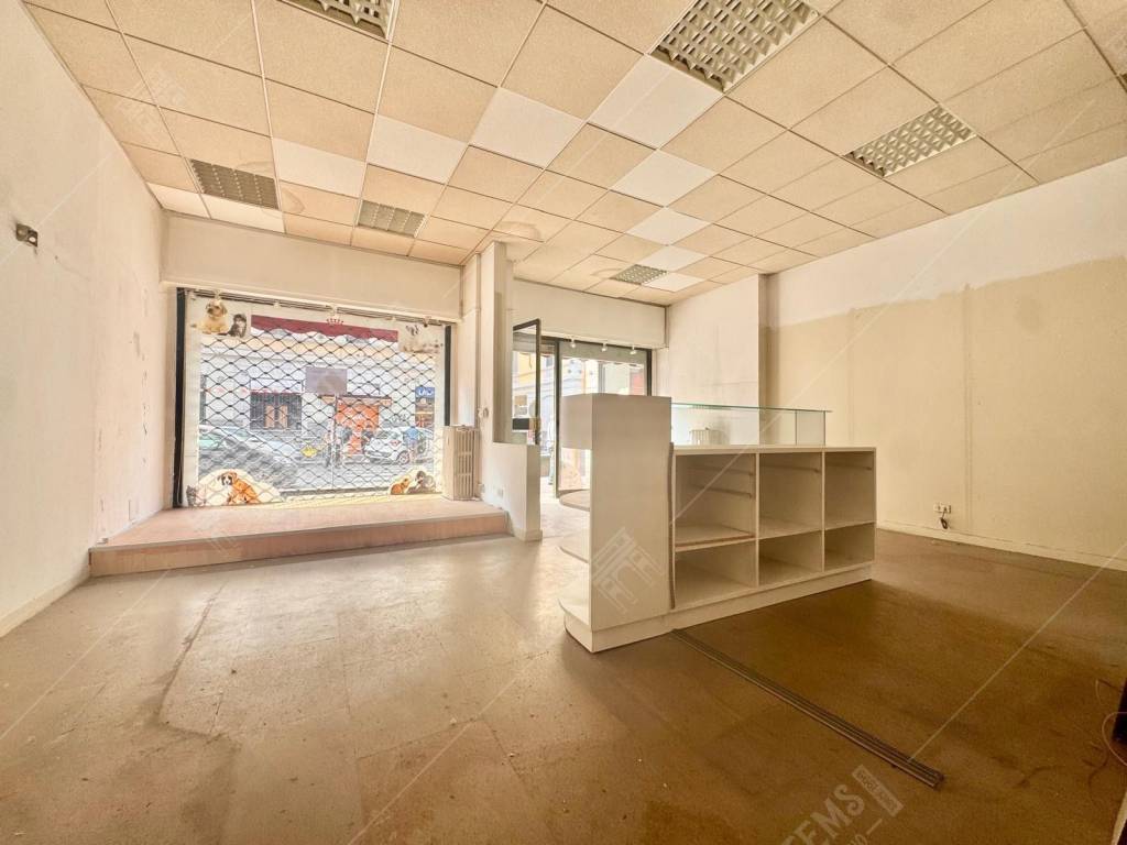 negozio in vendita a Milano in zona Solari