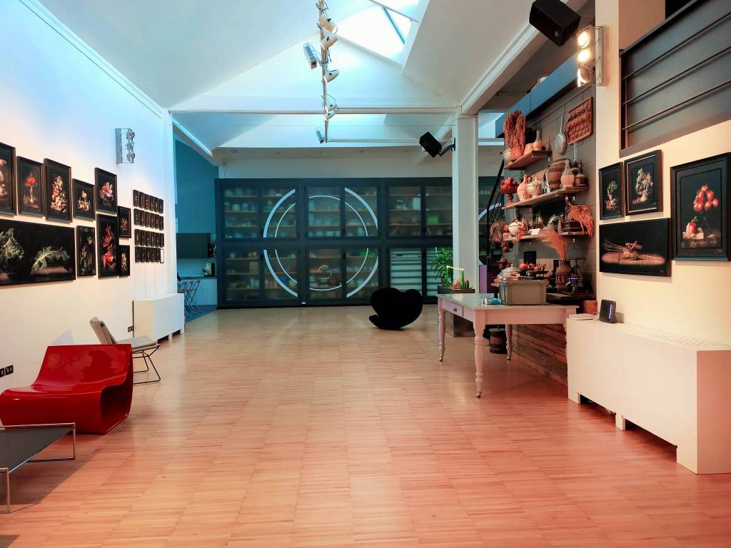ufficio in vendita a Milano in zona Barona