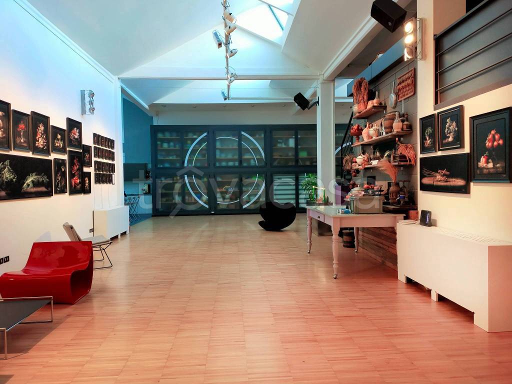 appartamento in vendita a Milano in zona Barona