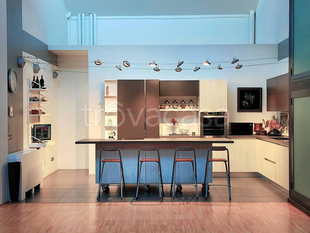 appartamento in vendita a Milano in zona Barona