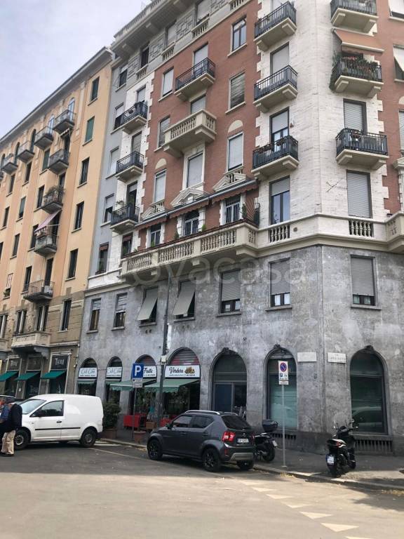 negozio in vendita a Milano in zona Città Studi