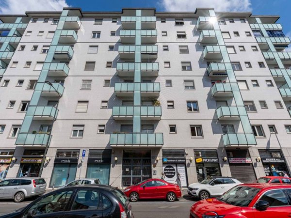 appartamento in vendita a Milano in zona Lorenteggio