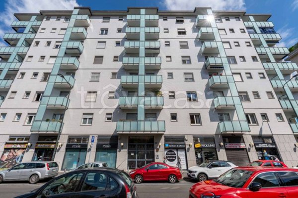 appartamento in vendita a Milano in zona Lorenteggio