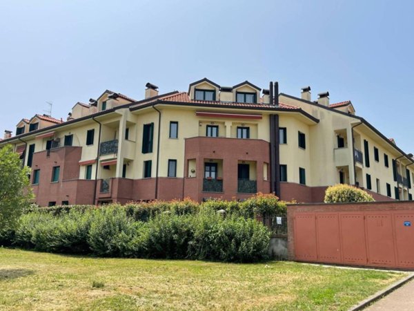 appartamento in vendita a Milano in zona Muggiano