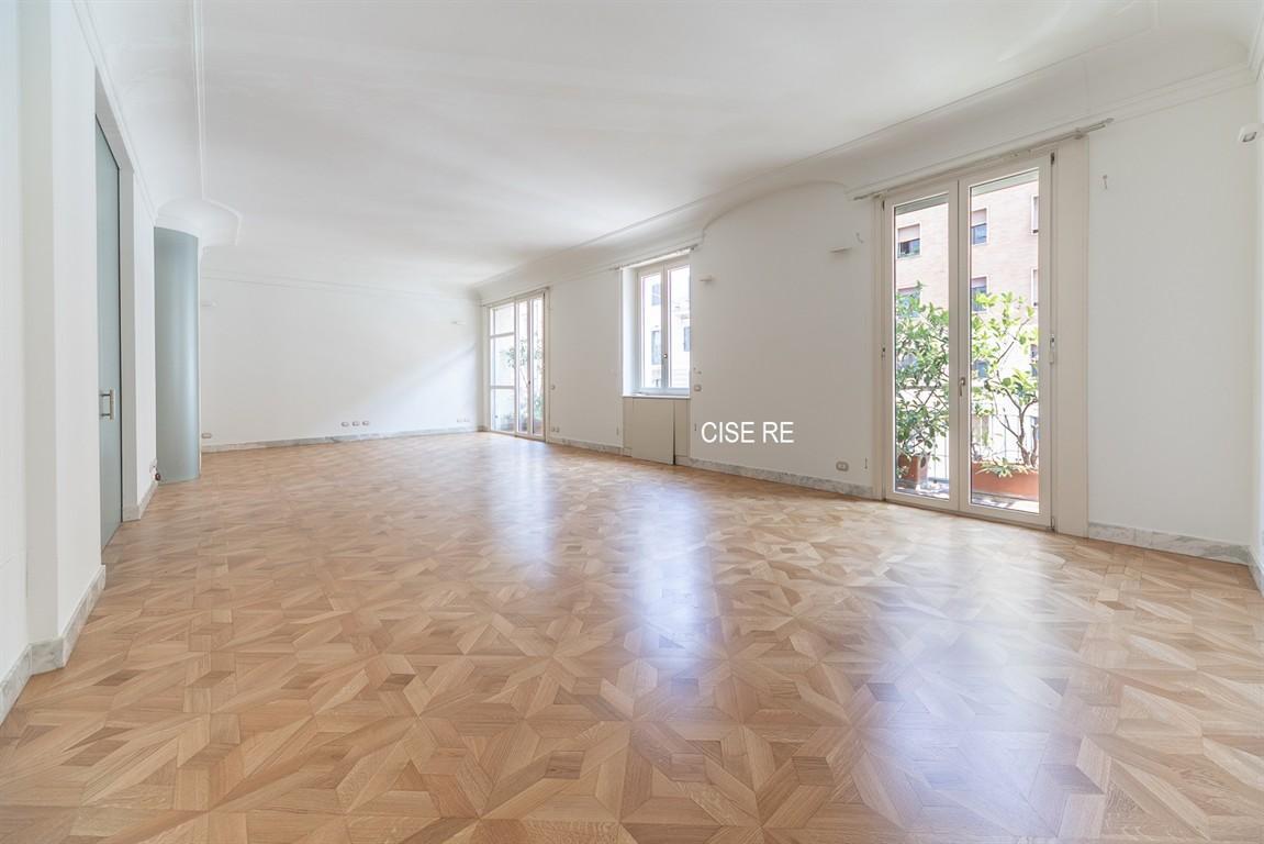 appartamento in vendita a Milano in zona Brera