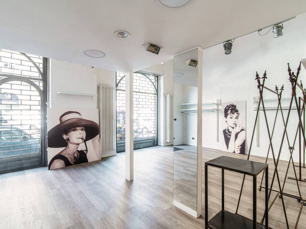 negozio in vendita a Milano in zona Centro Direzionale