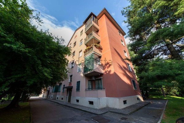 appartamento in vendita a Milano in zona Baggio